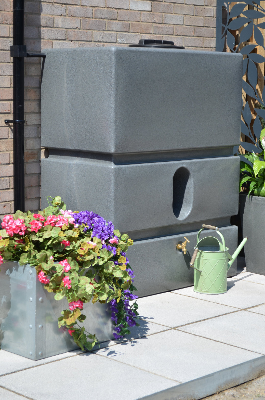 1200 Litre Water Butt in Millstone