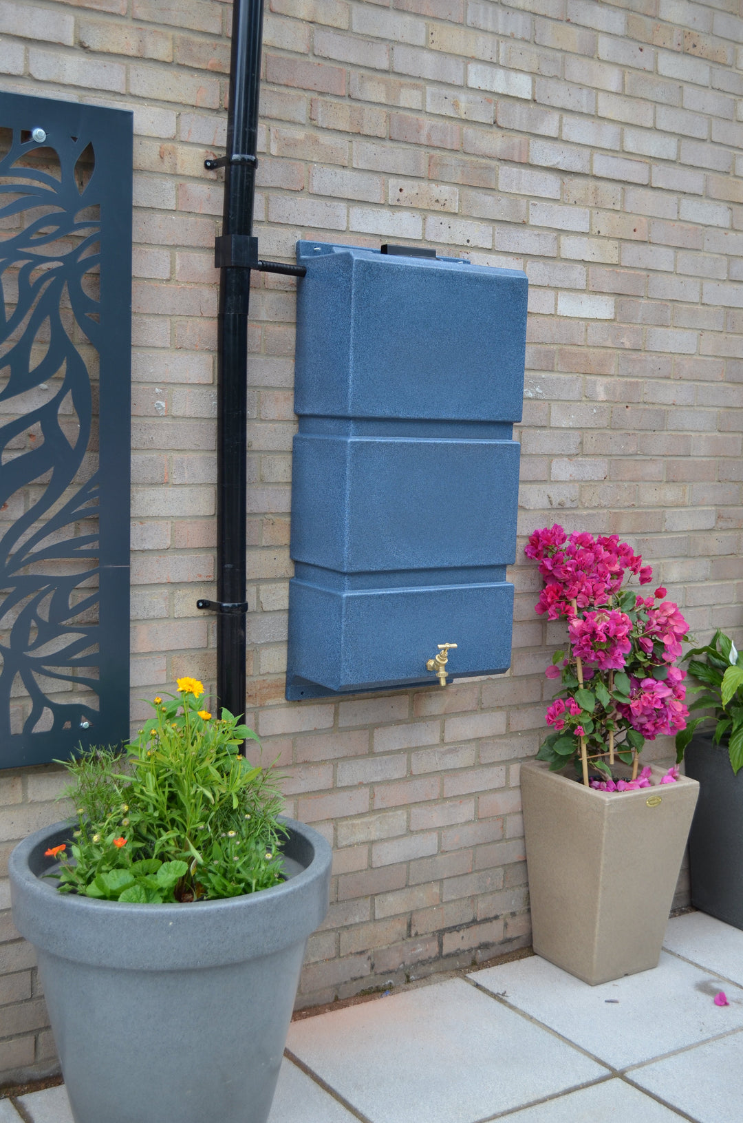 100 Litre Wall Mounted Water Butts - Blue Stone